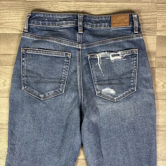 American Eagle Mom Straight Jeans High Rise Ripped Medium Wash sz 2 - Picture 8 of 8